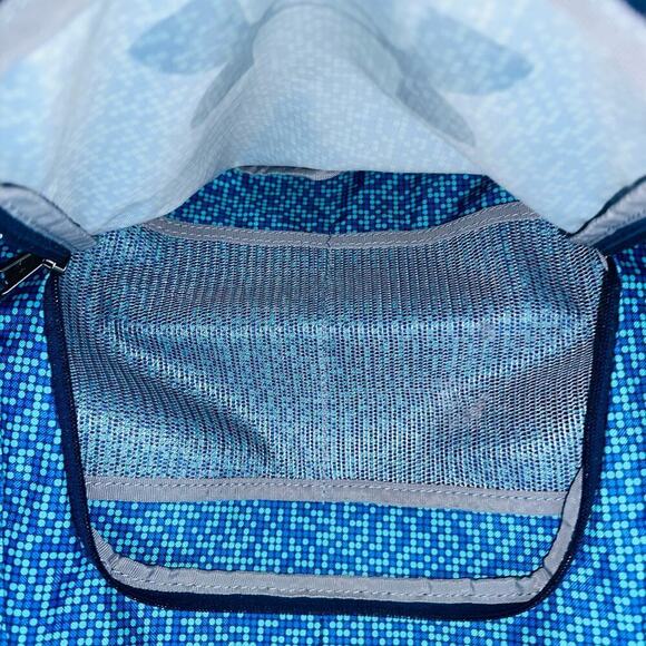 EUC Under Armour Blue Dots Sling Drawstring Bag/Backpack - Picture 4 of 7